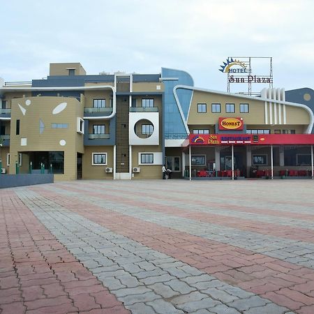 太阳广场酒店 Somnāth 外观 照片