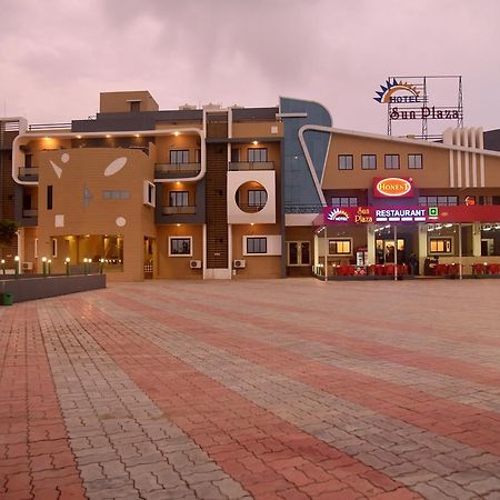 太阳广场酒店 Somnāth 外观 照片